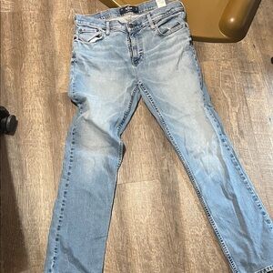 Hollister Light Wash Slim Straight Men’s Jeans